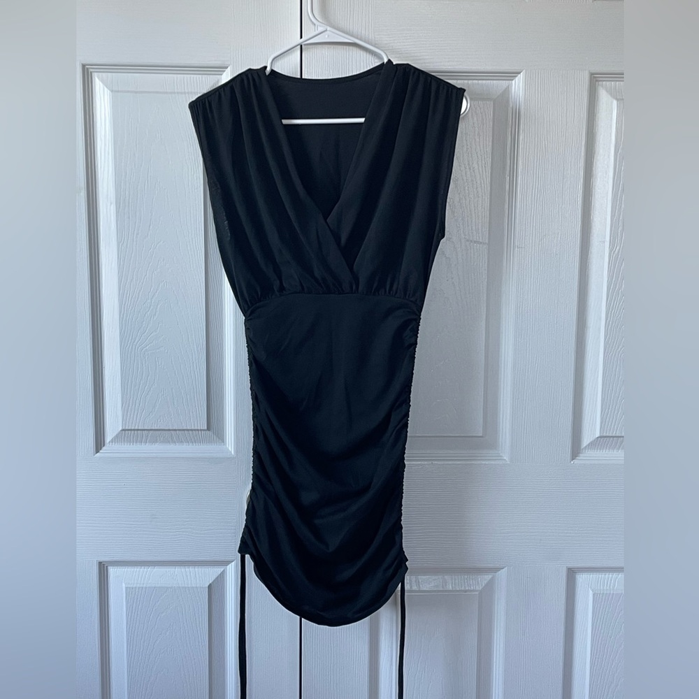 Elegant Black Sleeveless Dress
